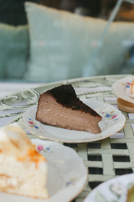 Houjicha Basque burnt cheesecake (G, L)